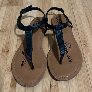 American Rag Akristar sandals